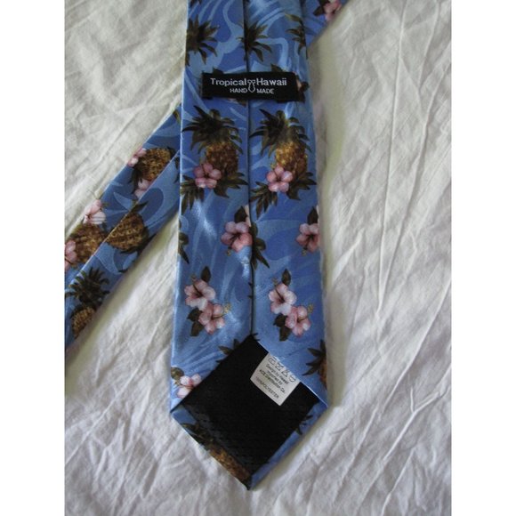 Beautiful Tropical Hawaii ALOHA Pineapple Hibiscus Hand made Neck Tie Blue - Picture 4 of 6